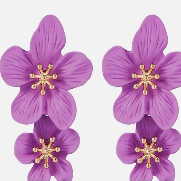 Chic Purple Floral Earrings - Picture 6 of 6